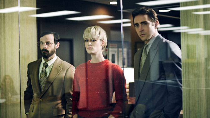 Scoot McNairy as Gordon Clark, Mackenzie Davis as Cameron Howe and Lee Pace as Joe MacMillan - Halt and Catch Fire _ Season 1, Gallery - Photo Credit: James Minchin III/AMC