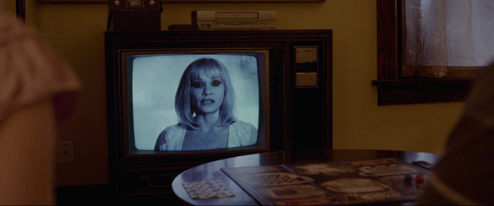 barbara-crampton-in-beyond-the-gates2